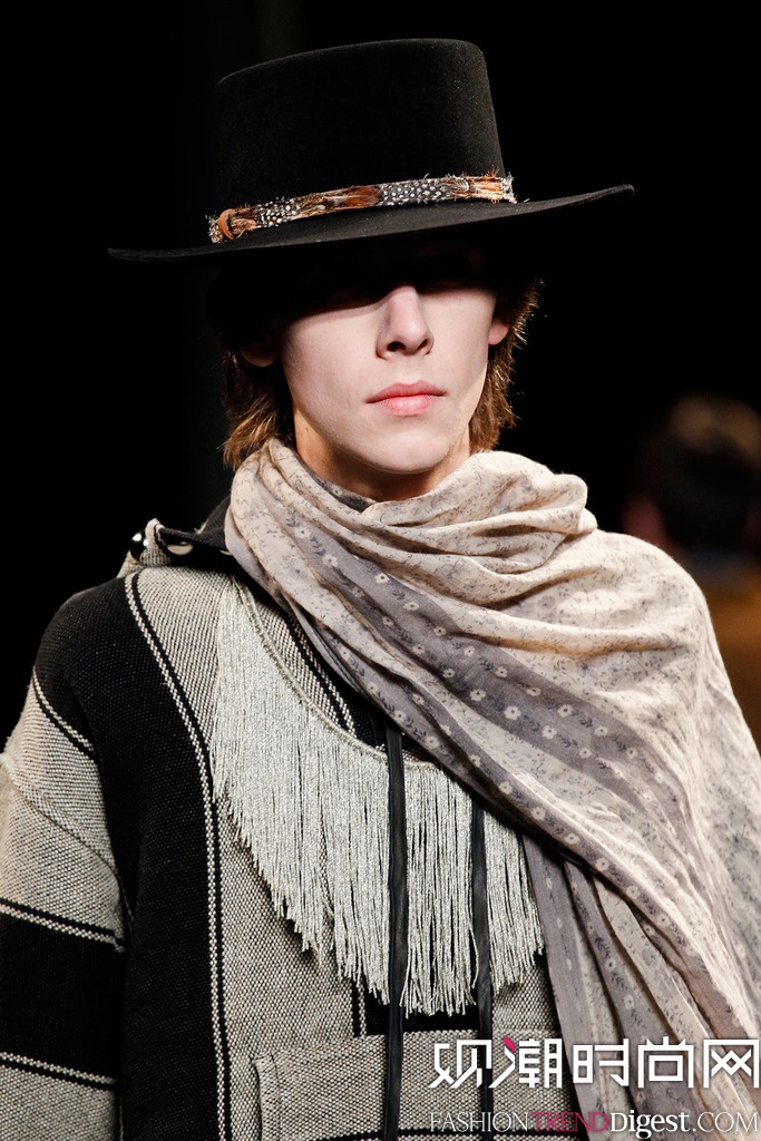 Saint Laurent 2015İbDƬ