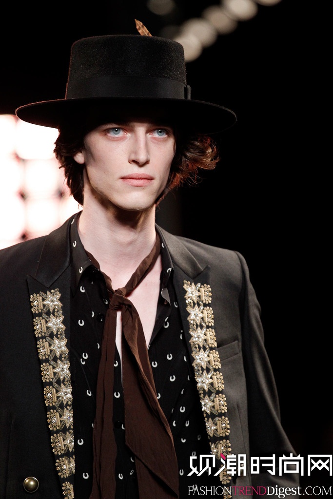 Saint Laurent 2015İbDƬ