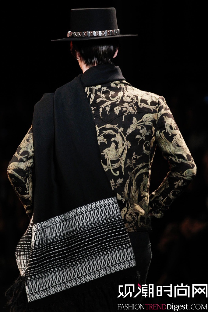 Saint Laurent 2015İbDƬ