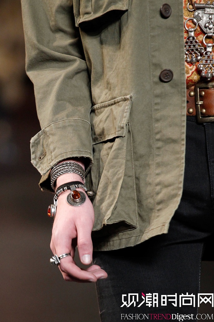 Saint Laurent 2015İbDƬ