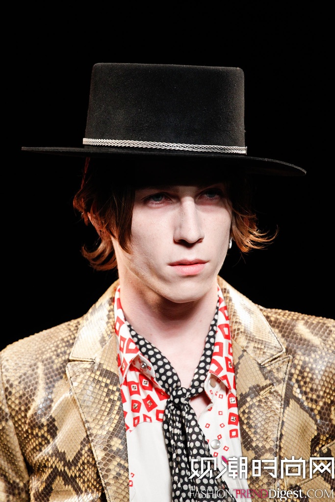Saint Laurent 2015İbDƬ