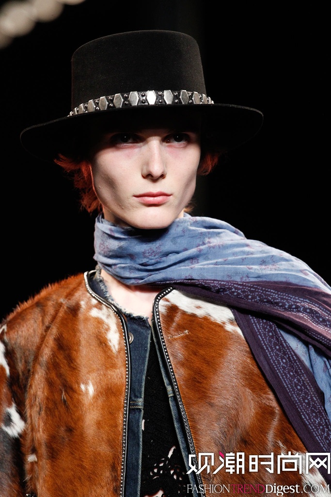 Saint Laurent 2015İbDƬ