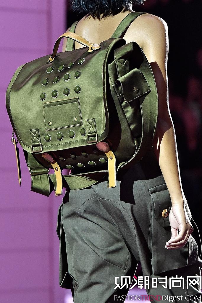 Marc Jacobs 2015����ŦԼʱװ���㳡����ͼƬ
