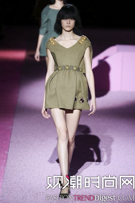 Marc Jacobs 2015����ŦԼʱװ���㳡����ͼƬ