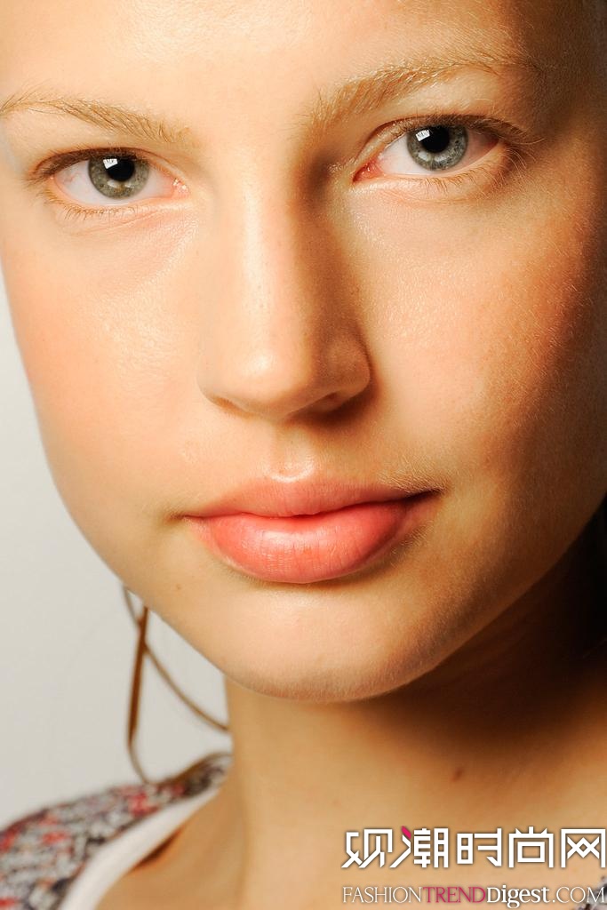 Thakoon 2015ļ~srbDƬ