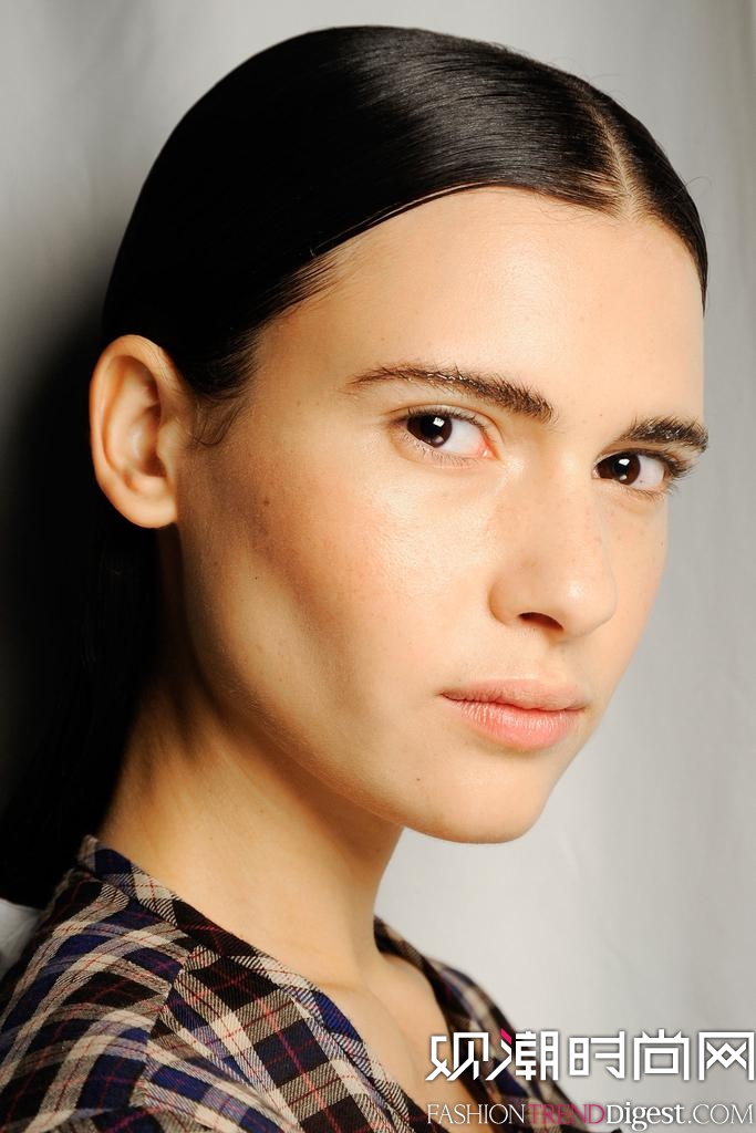 Thakoon 2015ļ~sr(sh)b(chng)DƬ