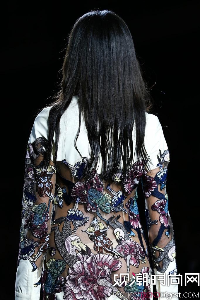 Mary Katrantzou 2015׶ʱװ㳡ͼƬ