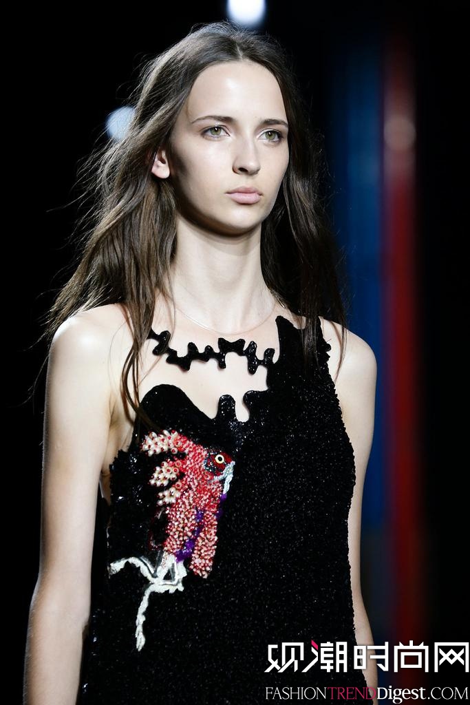 Mary Katrantzou 2015׶ʱװ㳡ͼƬ