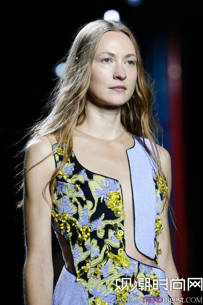 Mary Katrantzou 2015׶ʱװ㳡ͼƬ