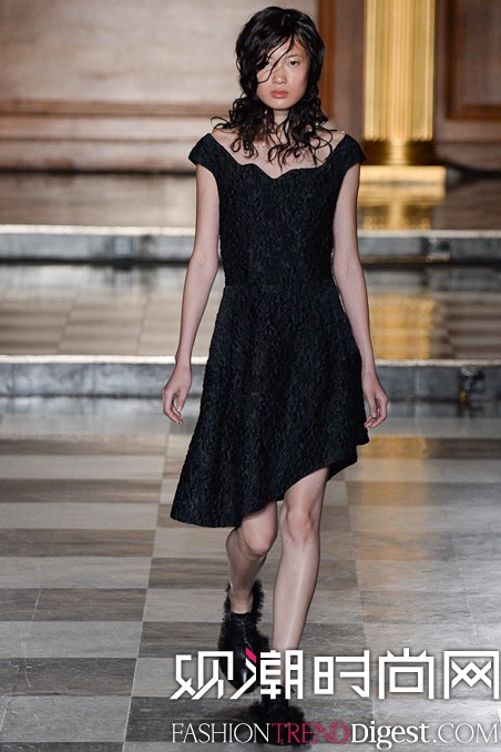 Simone Rocha 2015׶ʱװ㳡ͼƬ