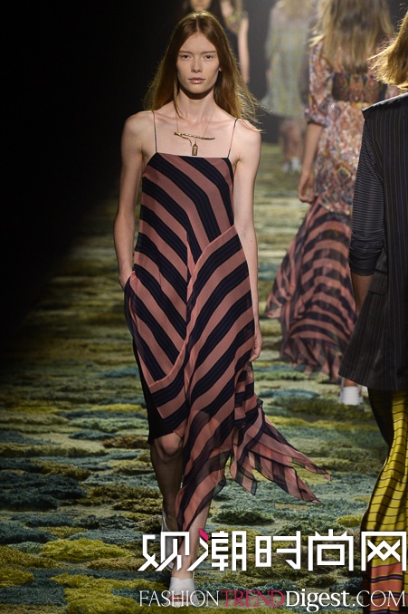 Dries Van Noten 2015İʱװ㳡ͼƬ