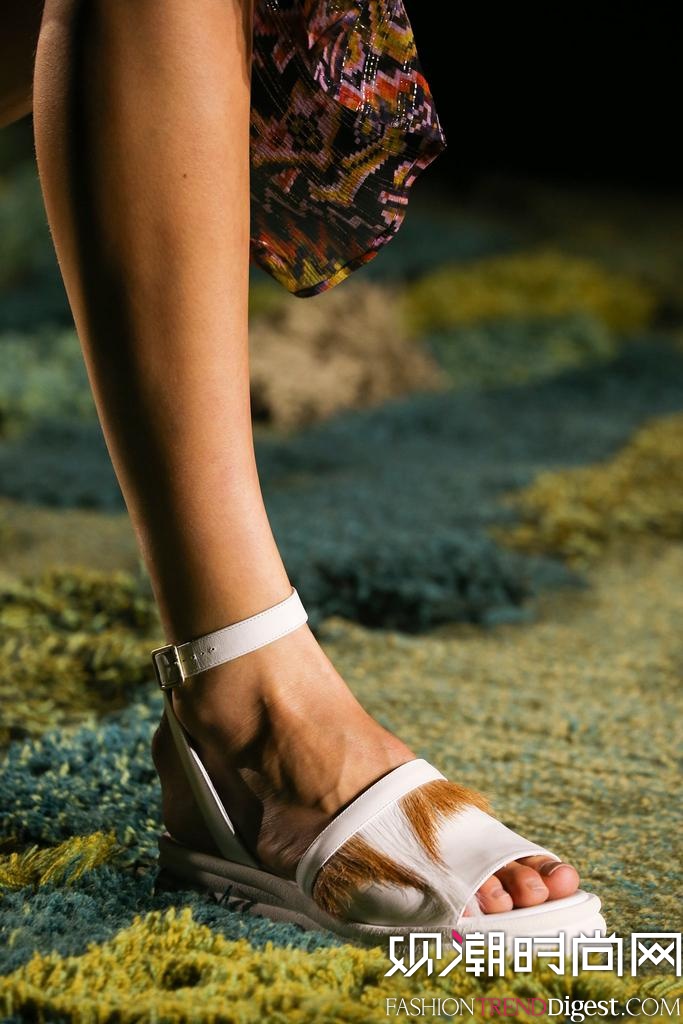 Dries Van Noten 2015İrbDƬ