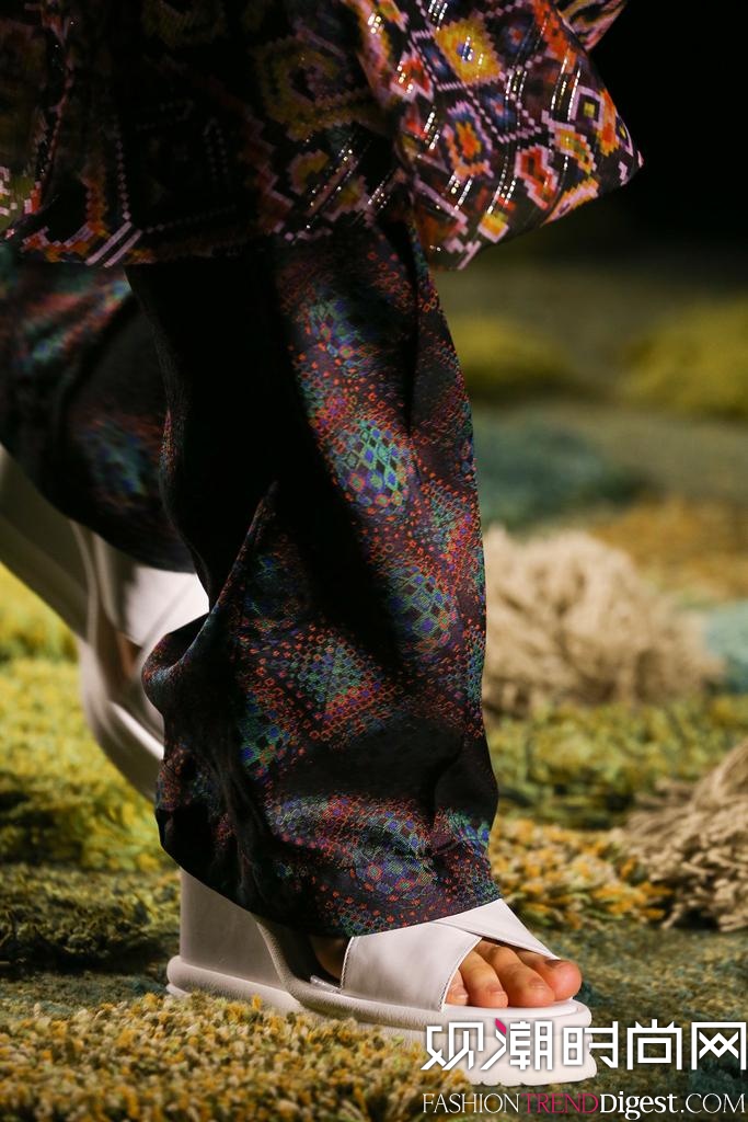 Dries Van Noten 2015İrbDƬ