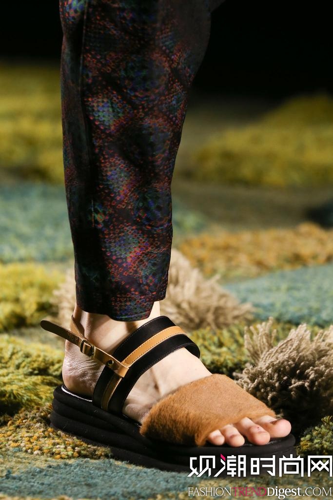Dries Van Noten 2015İrbDƬ