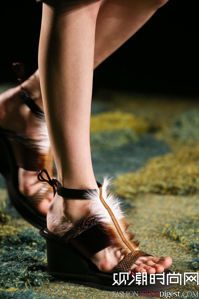 Dries Van Noten 2015İrbDƬ
