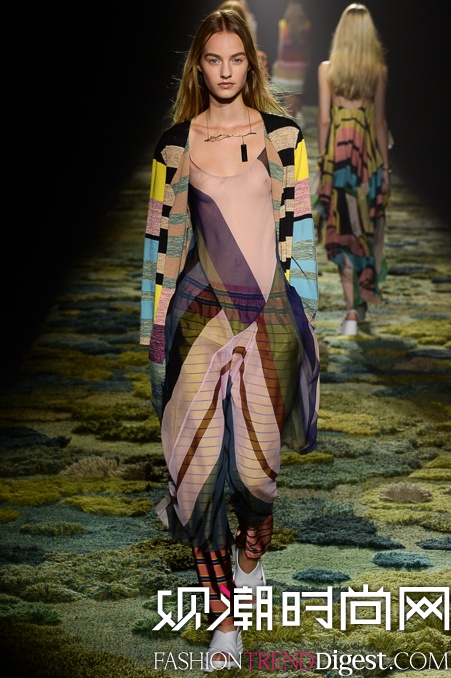 Dries Van Noten 2015İrbDƬ