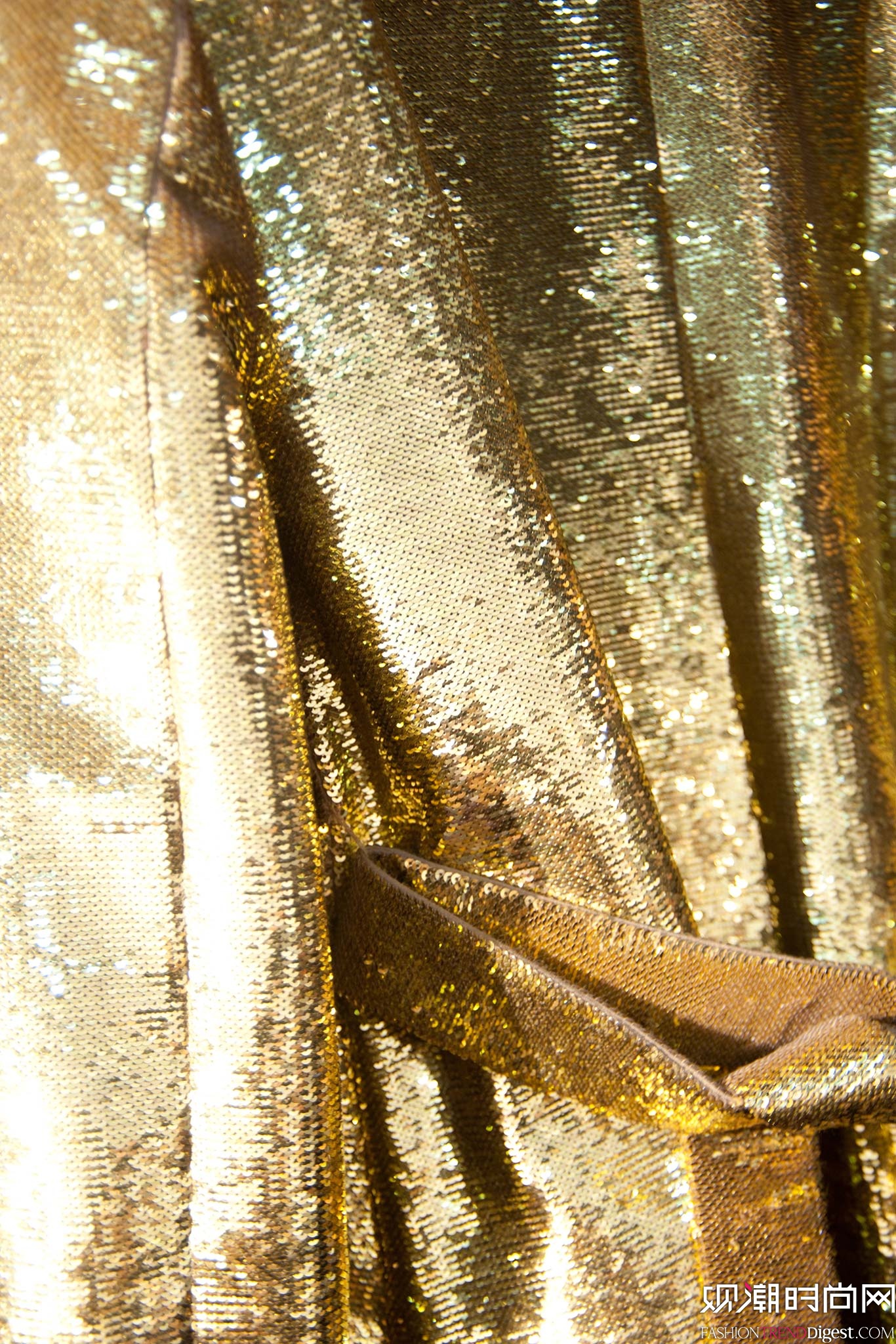 Rochas 2015İr(sh)bDƬ