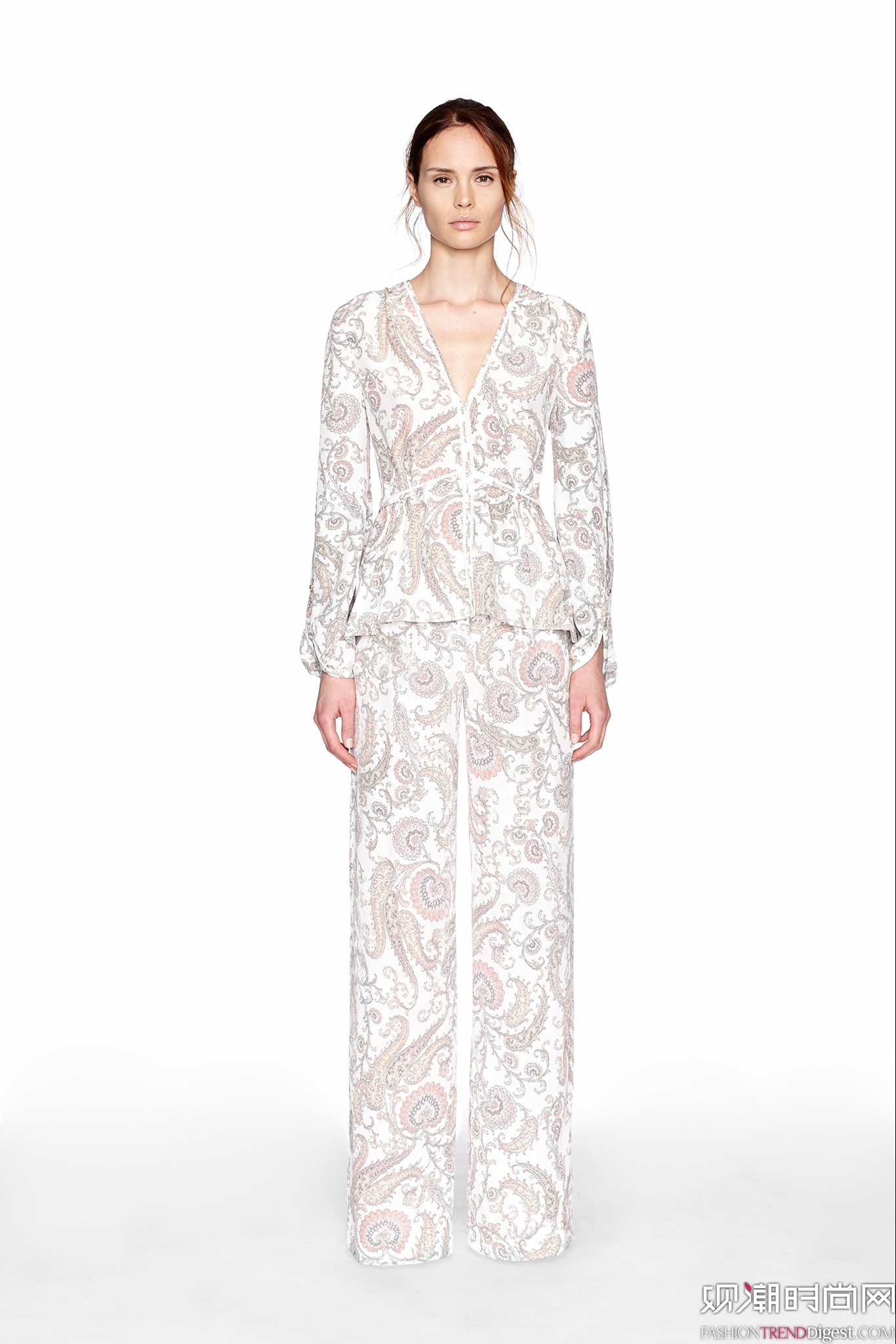 Marchesa Voyage 2015İrbDƬ