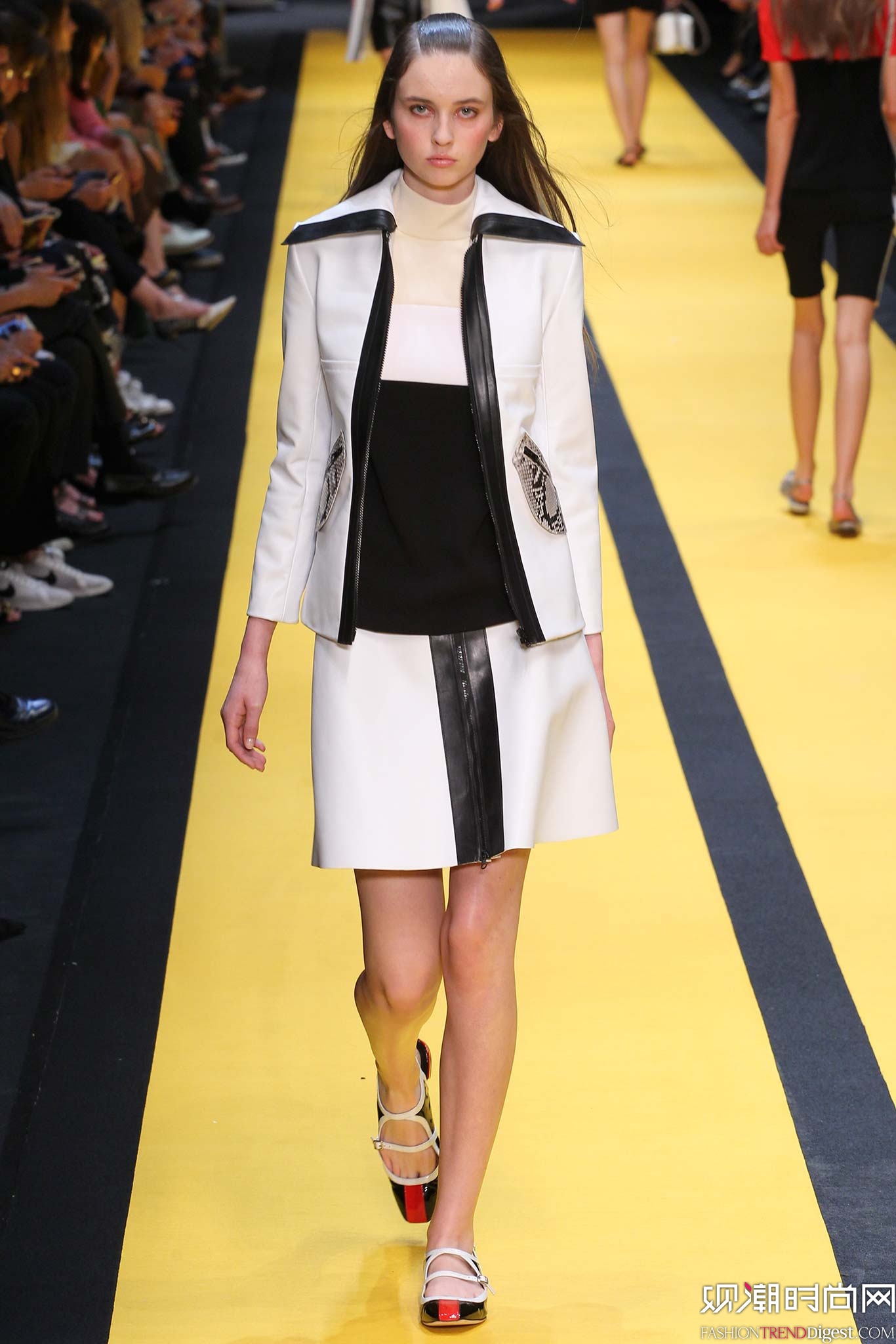 Carven 2015İʱװ㳡ͼƬ