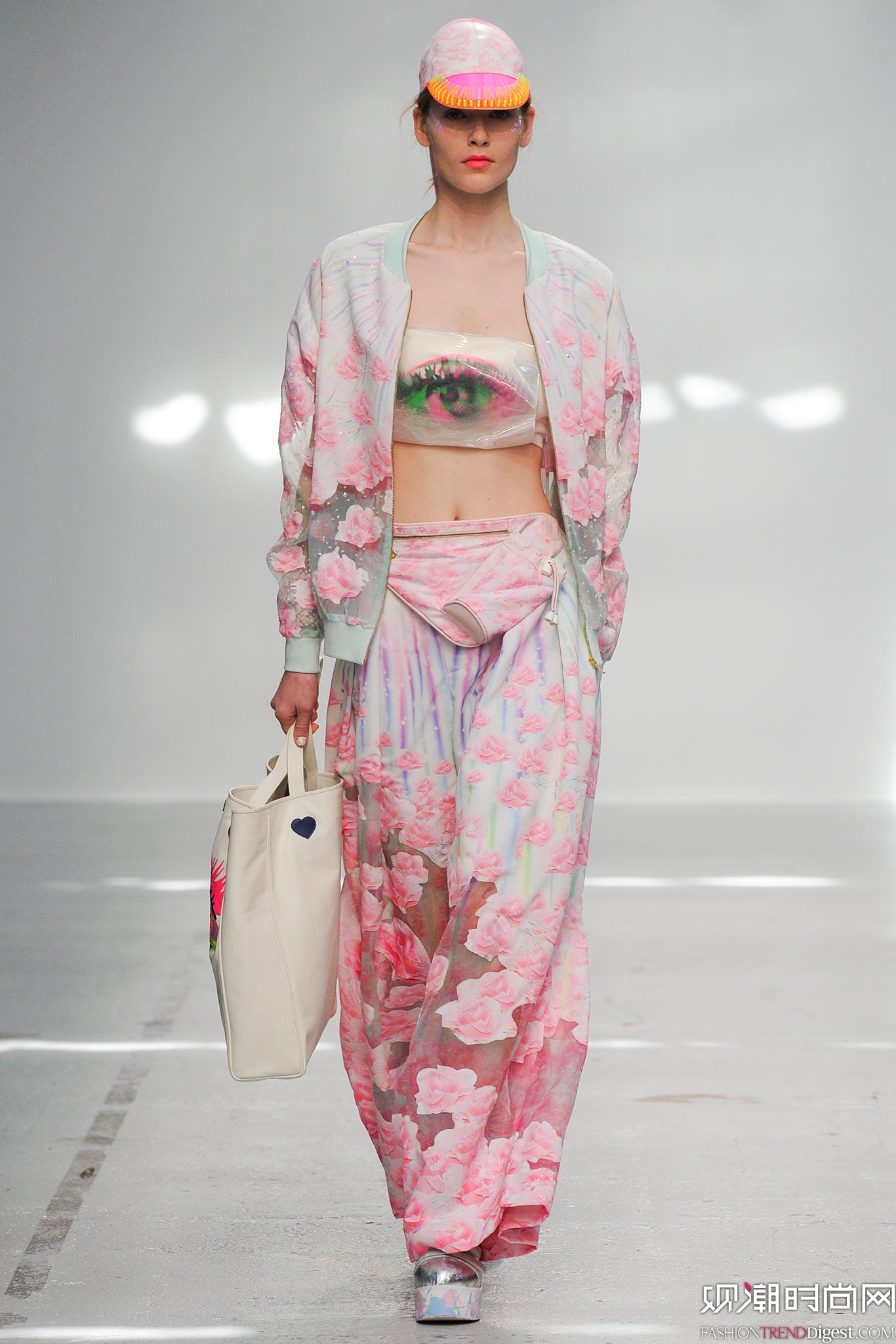 manish arora 2015春夏巴黎时装周秀场