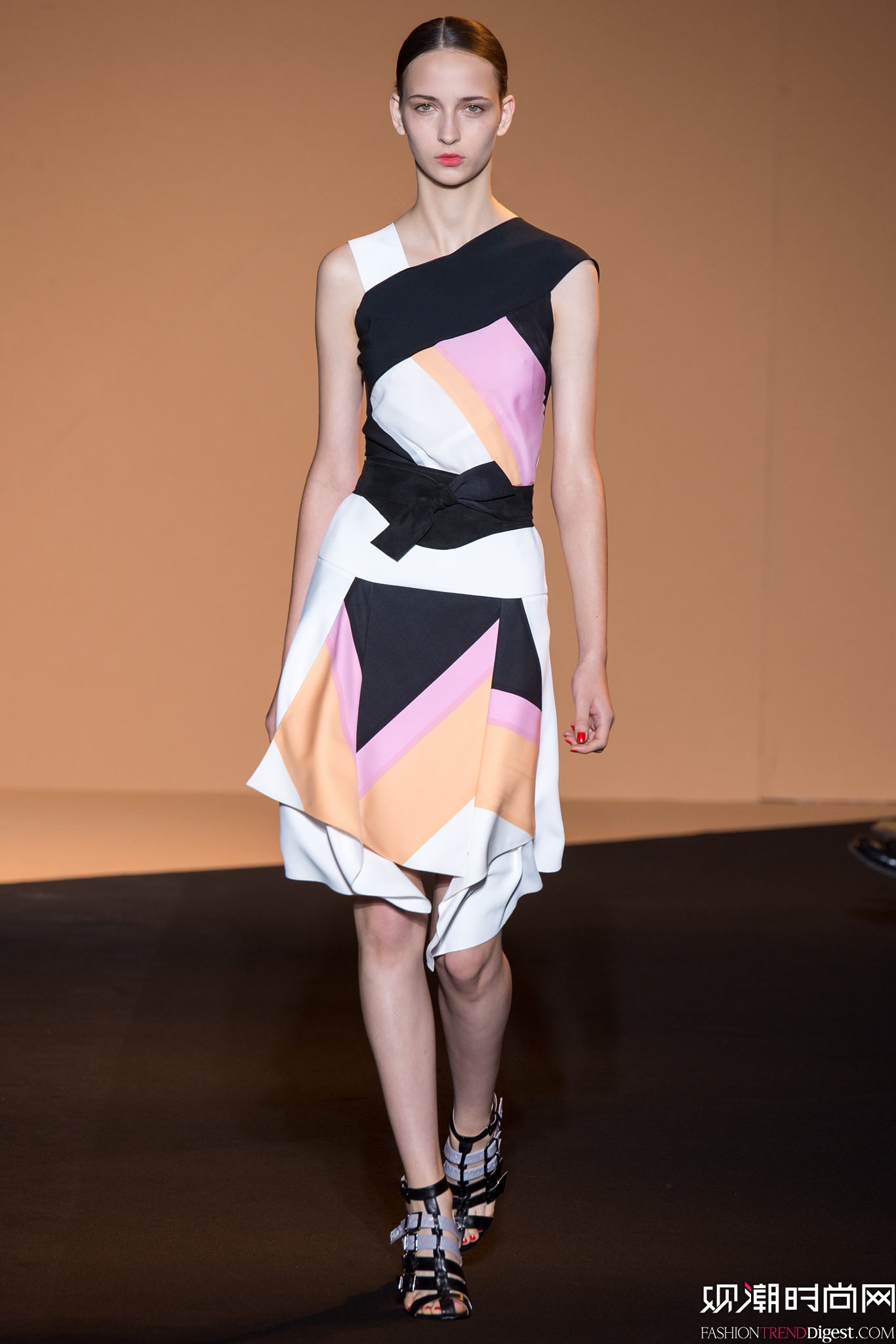 Roland Mouret 2015İʱװ㳡ͼƬ