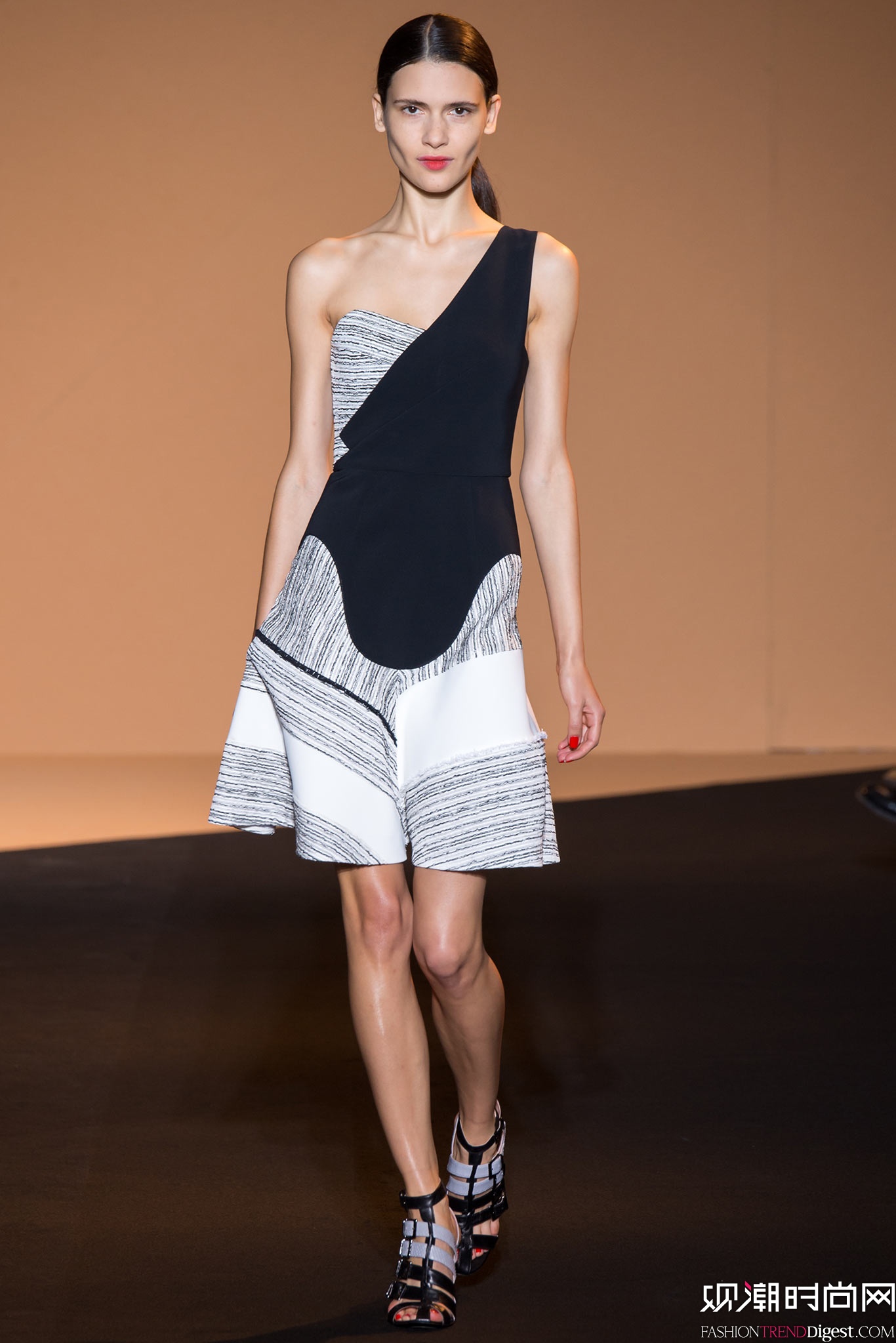 Roland Mouret 2015İʱװ㳡ͼƬ