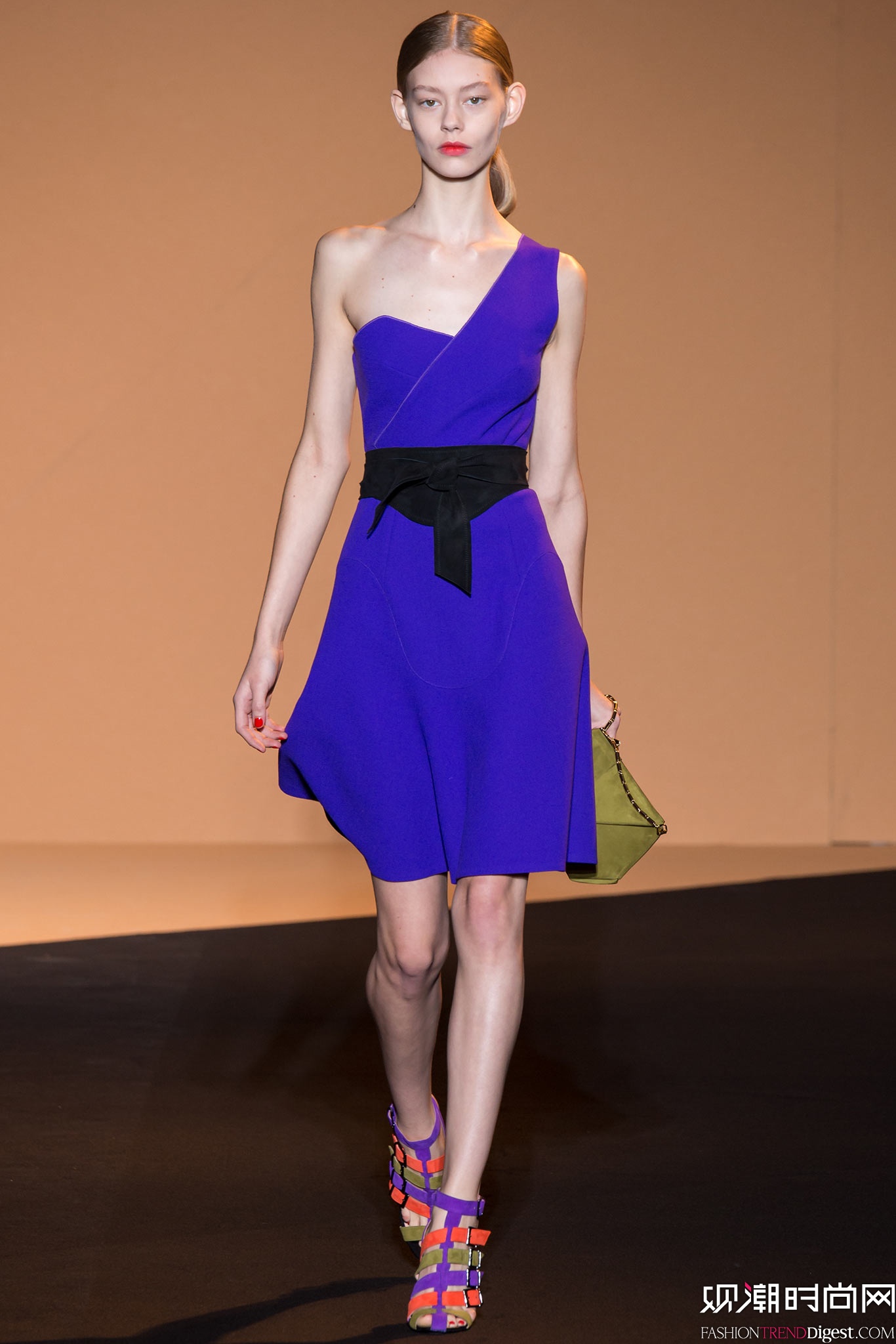 Roland Mouret 2015İʱװ㳡ͼƬ