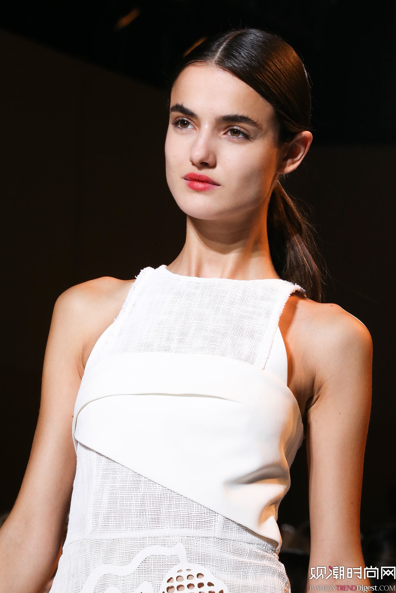 Roland Mouret 2015���İ���ʱװ���㳡����ͼƬ