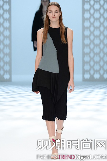 Chalayan 2015İʱװ㳡ͼƬ