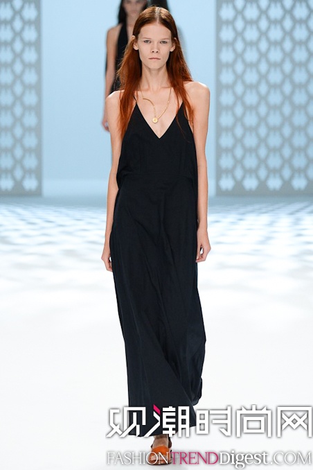 Chalayan 2015İrbDƬ
