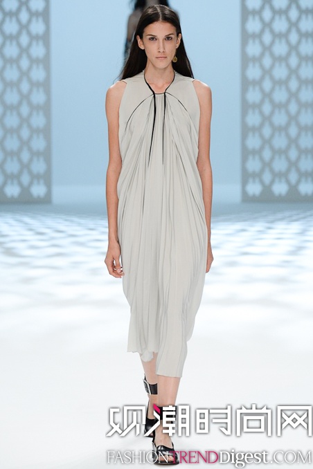 Chalayan 2015İrbDƬ