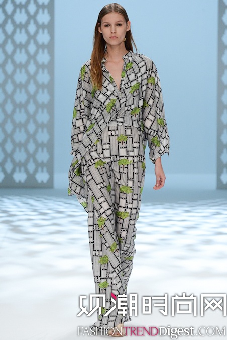 Chalayan 2015İrbDƬ