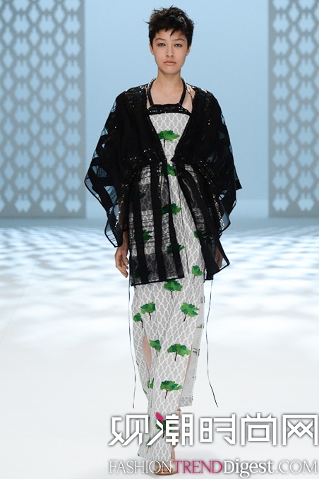 Chalayan 2015İrbDƬ