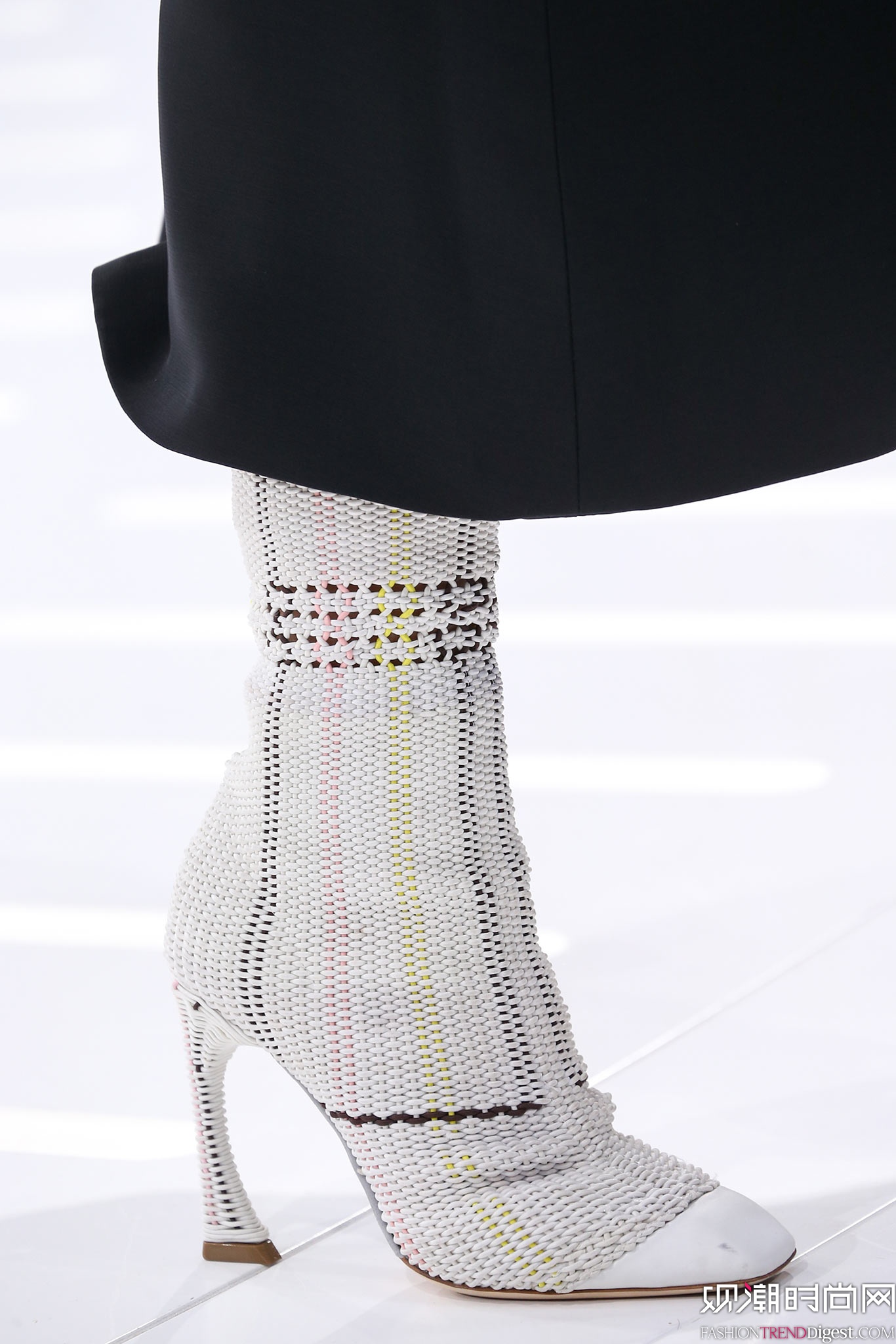 Christian Dior 2015���İ���ʱװ���㳡����ͼƬ