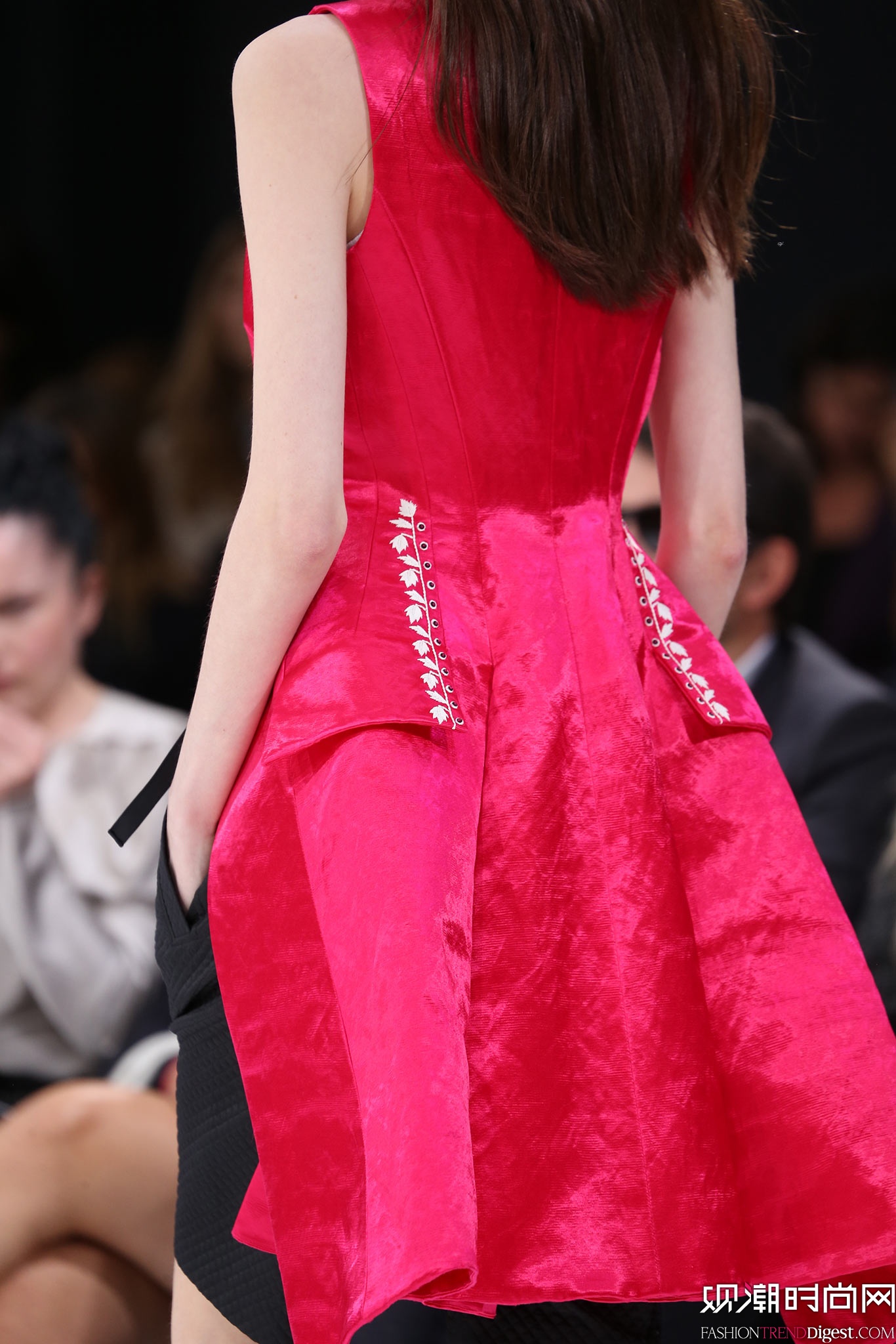 Christian Dior 2015���İ���ʱװ���㳡����ͼƬ