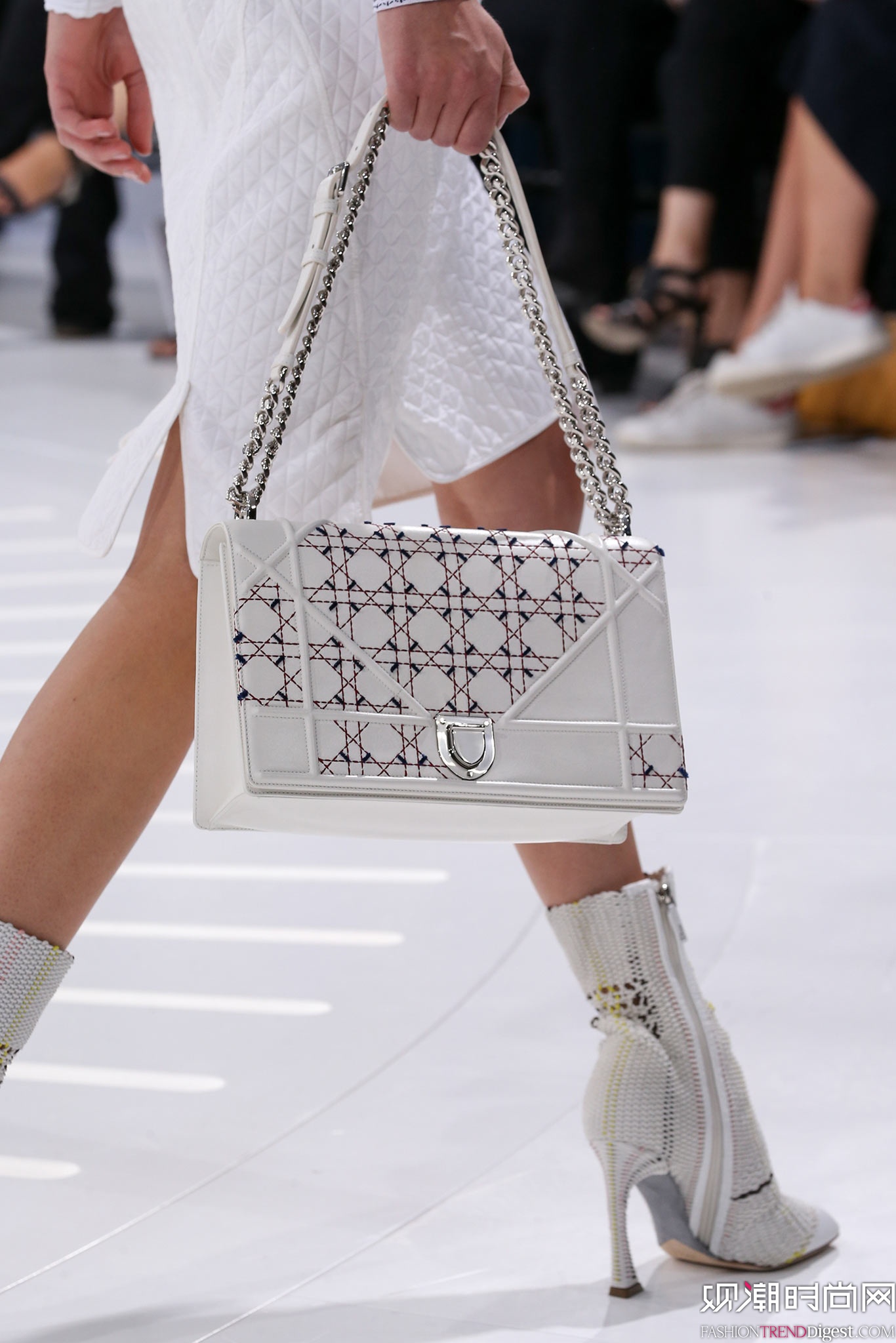Christian Dior 2015���İ���ʱװ���㳡����ͼƬ