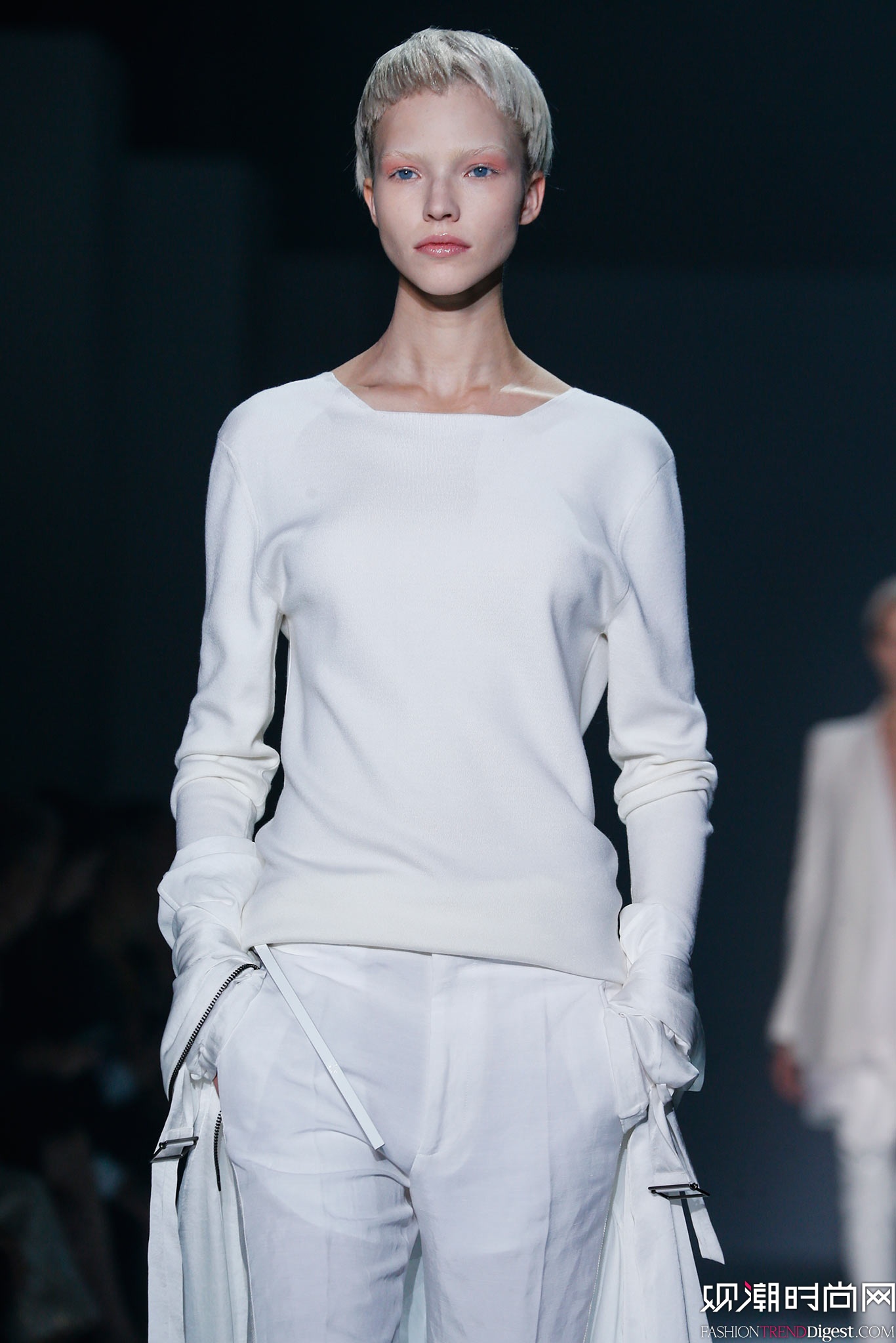 Haider Ackermann 2015İrbDƬ