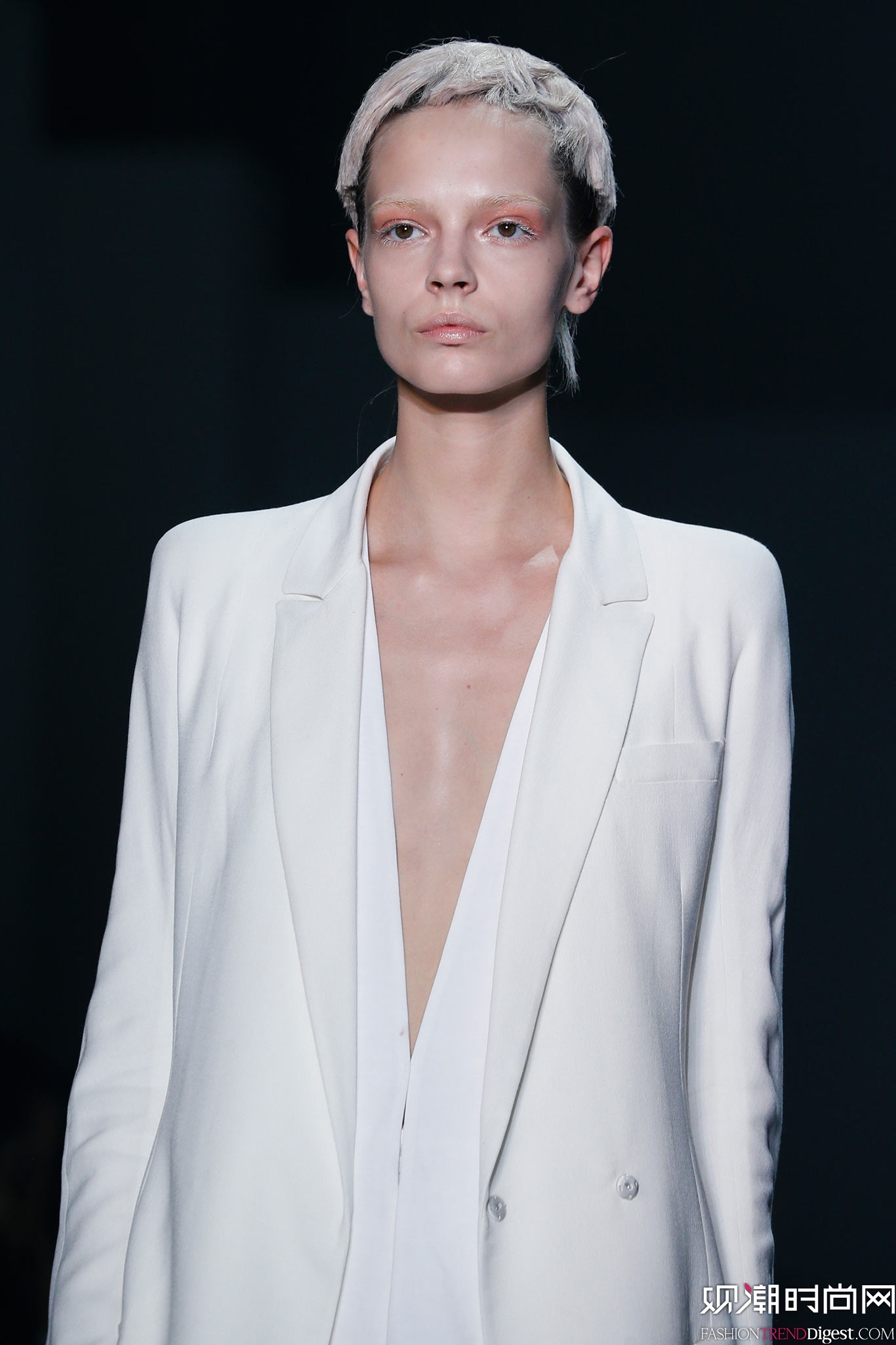 Haider Ackermann 2015İrbDƬ