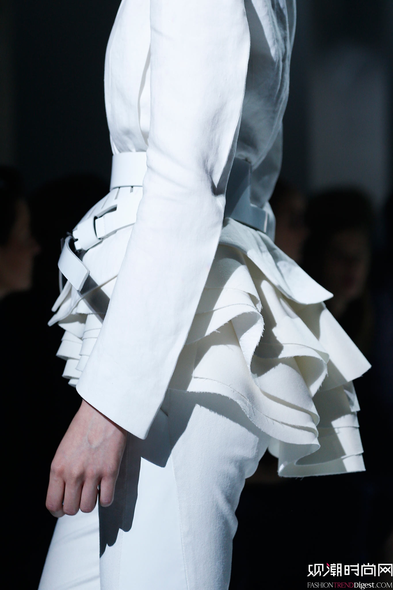 Haider Ackermann 2015İrbDƬ