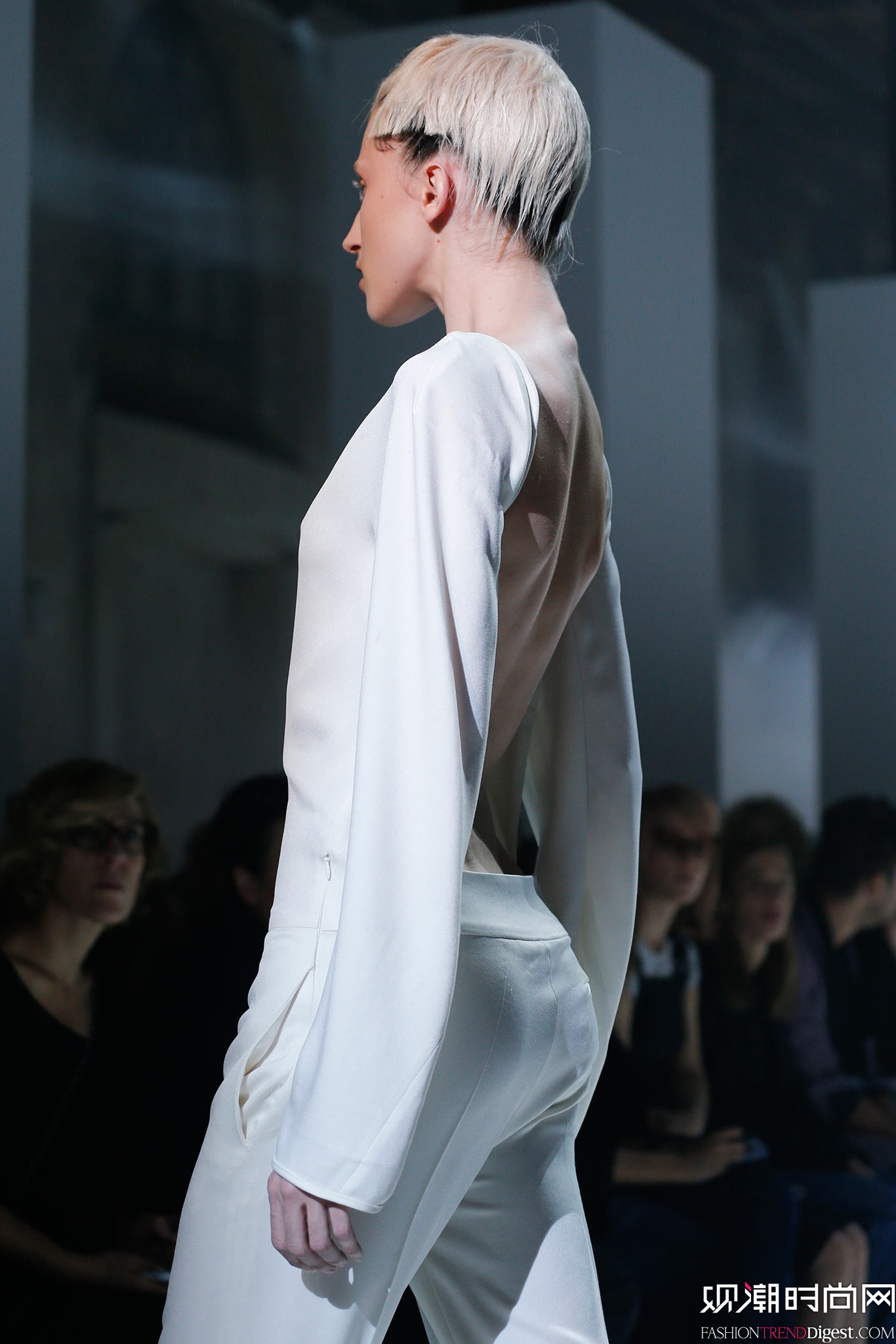 Haider Ackermann 2015İrbDƬ
