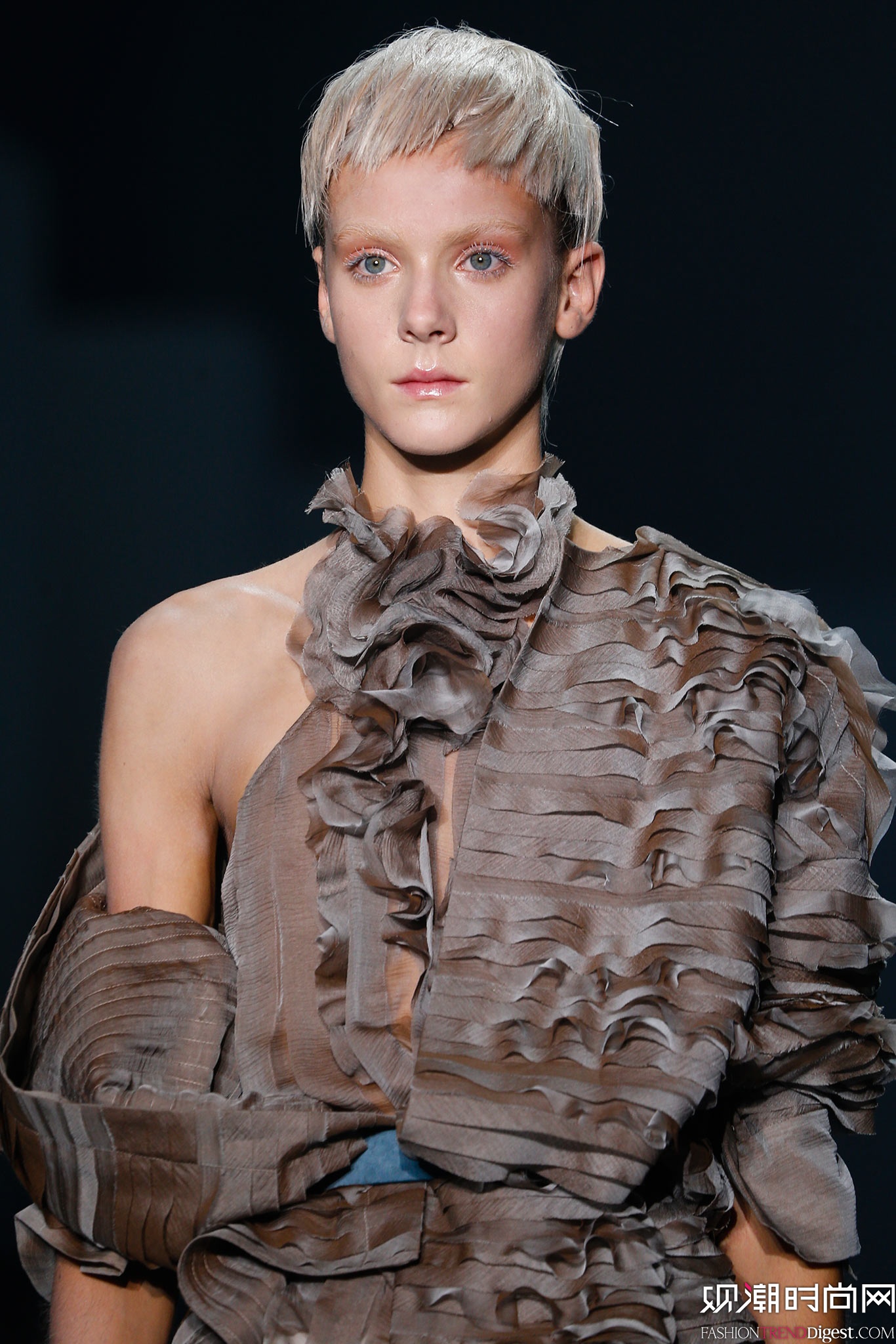 Haider Ackermann 2015İrbDƬ