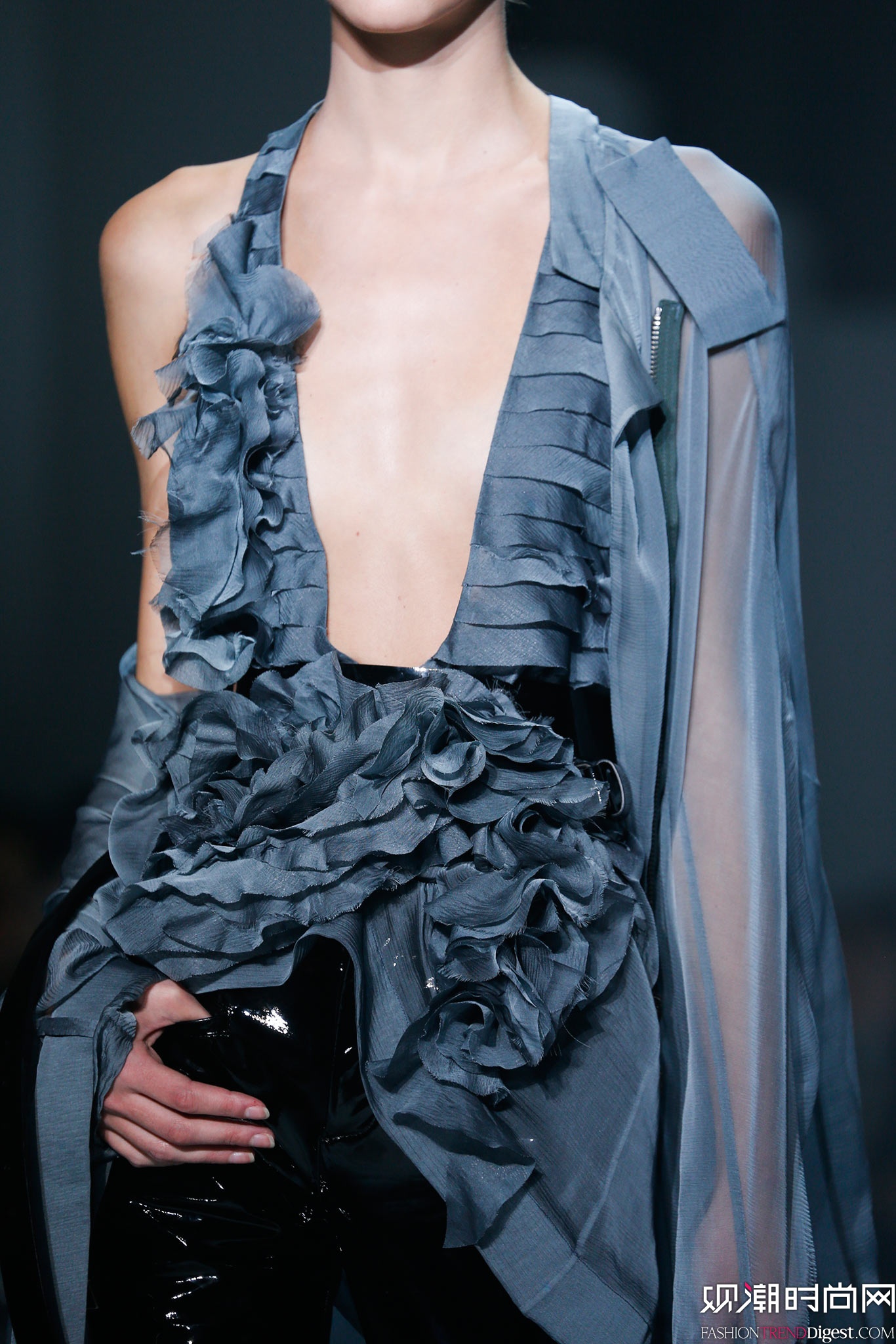 Haider Ackermann 2015İrbDƬ