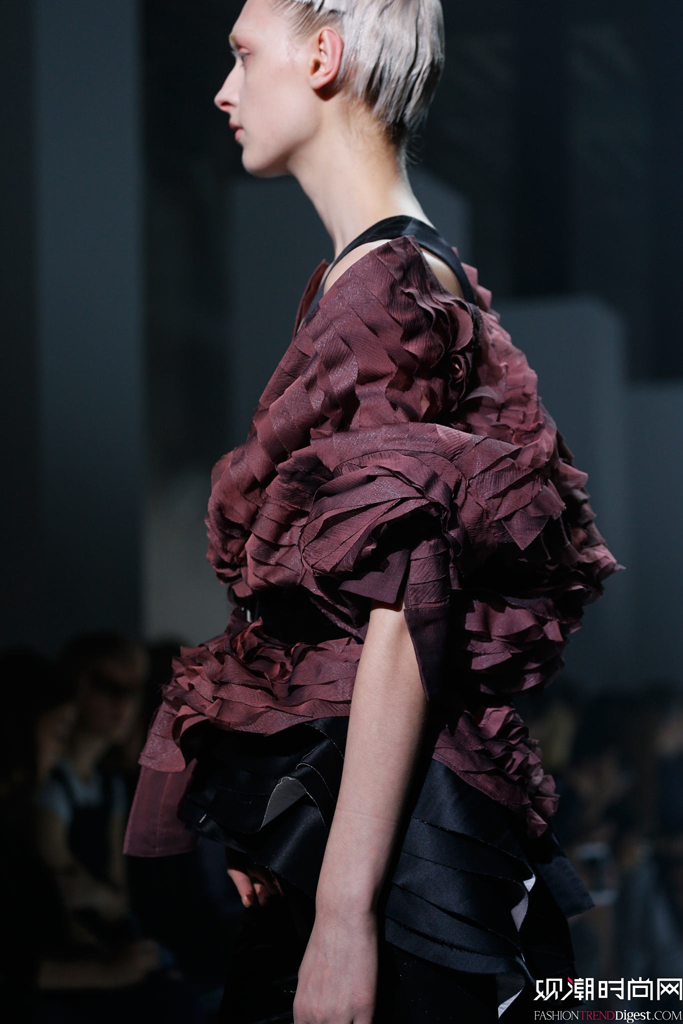Haider Ackermann 2015İrbDƬ
