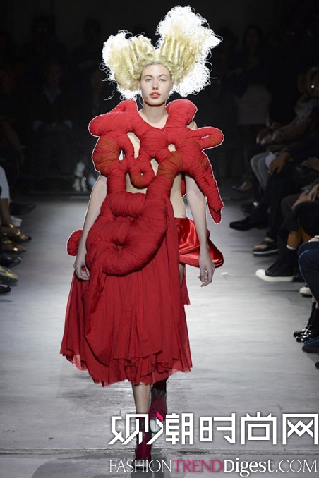 Comme Des Garçons 2015İŮװ㳡ͼƬ