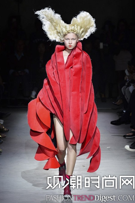 Comme Des Garçons 2015İŮװ㳡ͼƬ