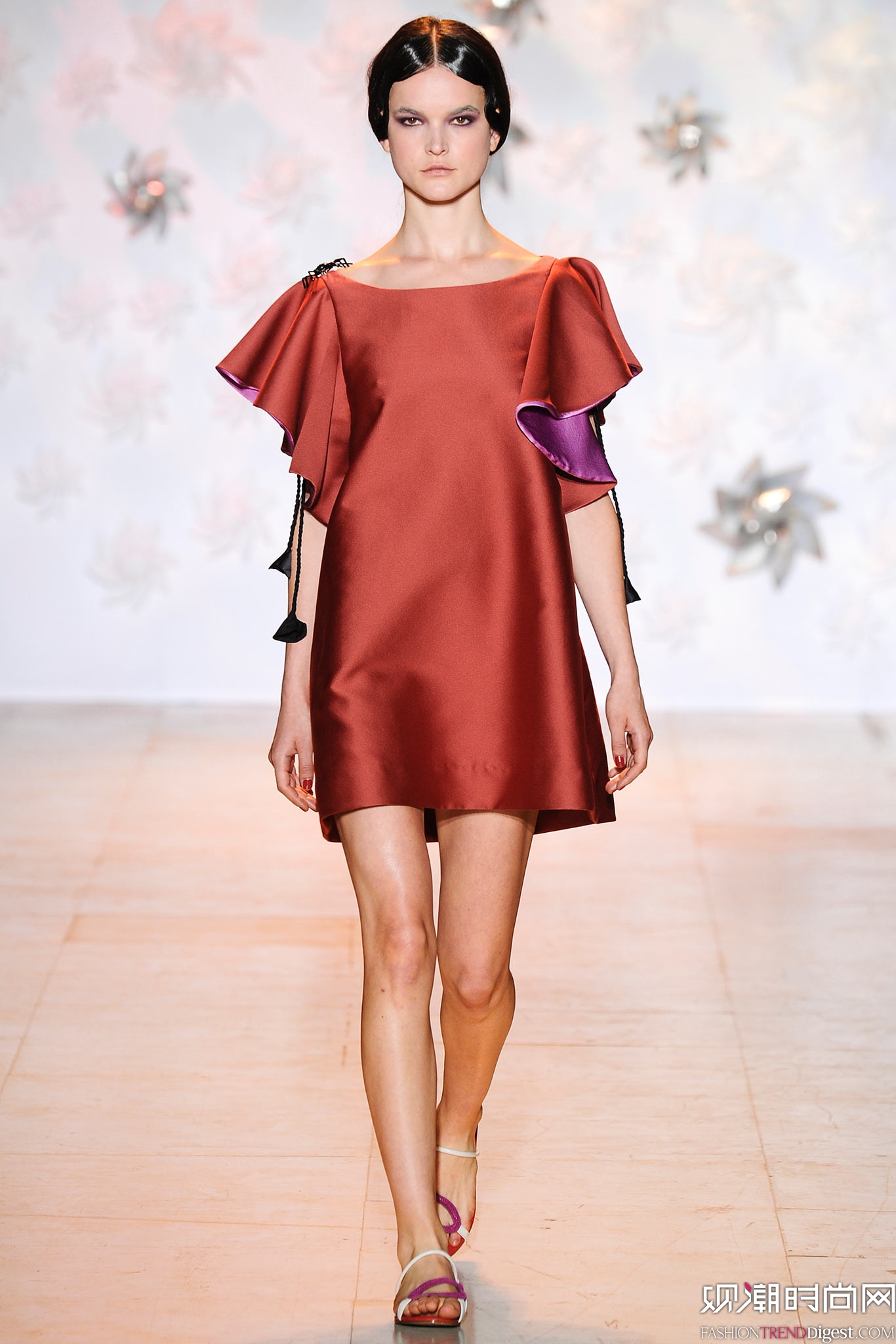 Tsumori Chisato 2015İr(sh)bŮb(chng)DƬ