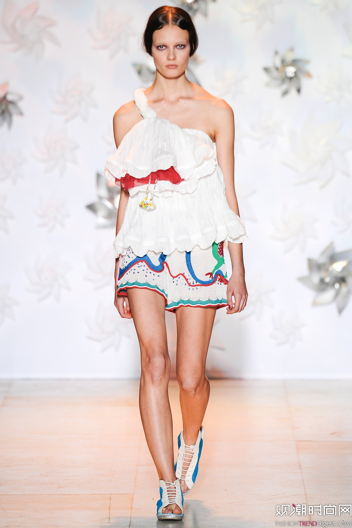 Tsumori Chisato 2015İʱװŮװ㳡ͼƬ