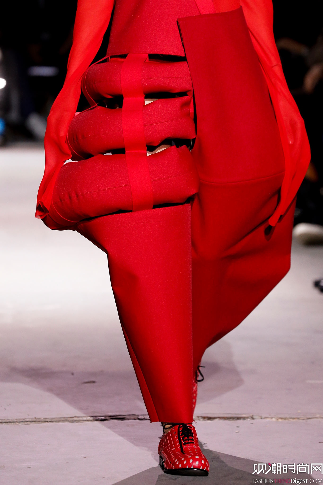Comme Des Garçons 2015İŮb(chng)DƬ