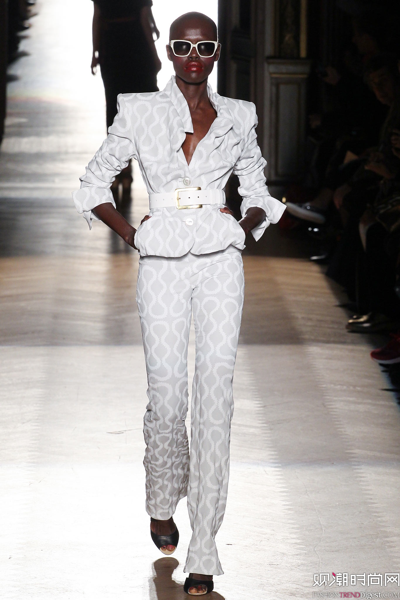 Vivienne Westwood 2015İrbDƬ