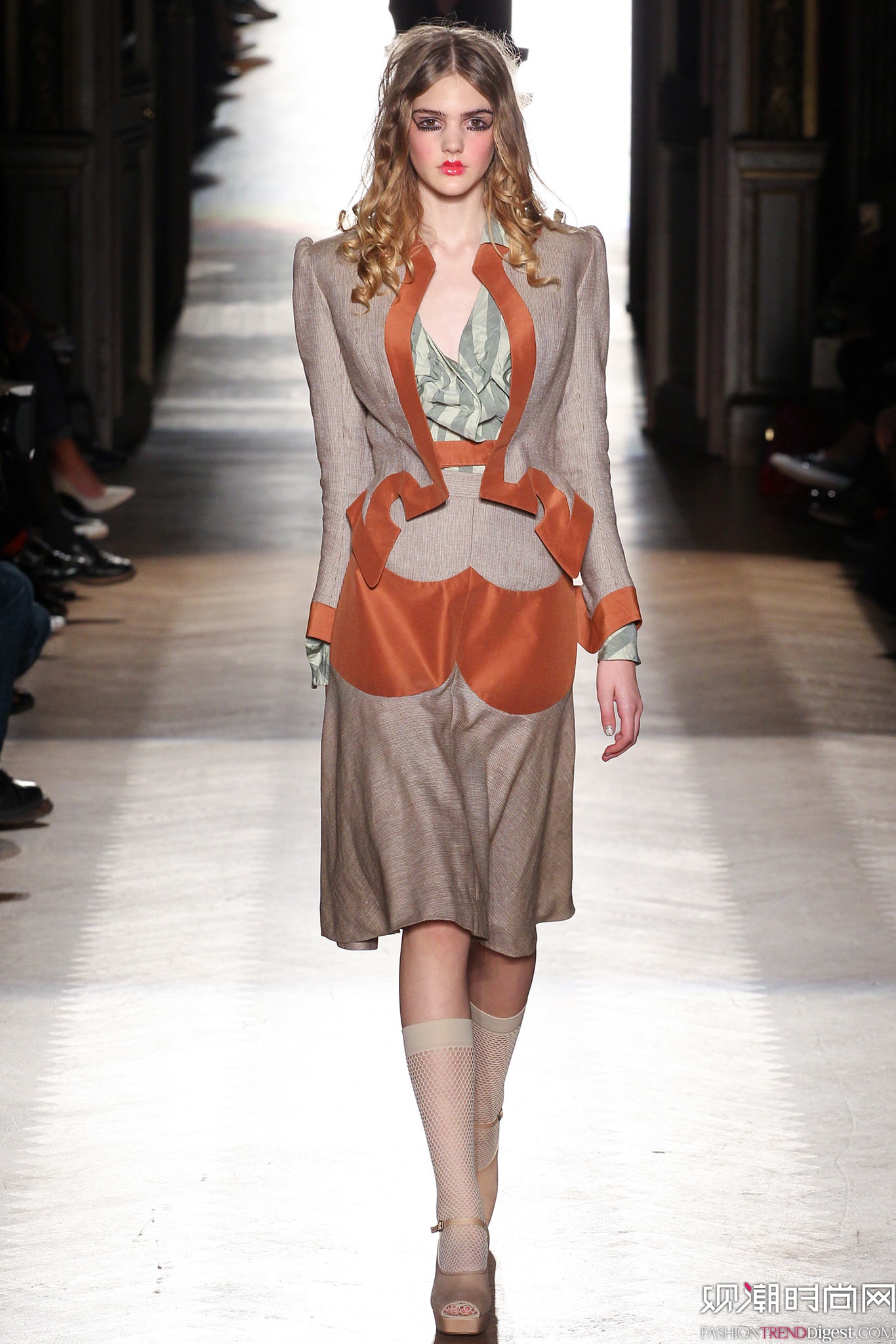 Vivienne Westwood 2015İrbDƬ